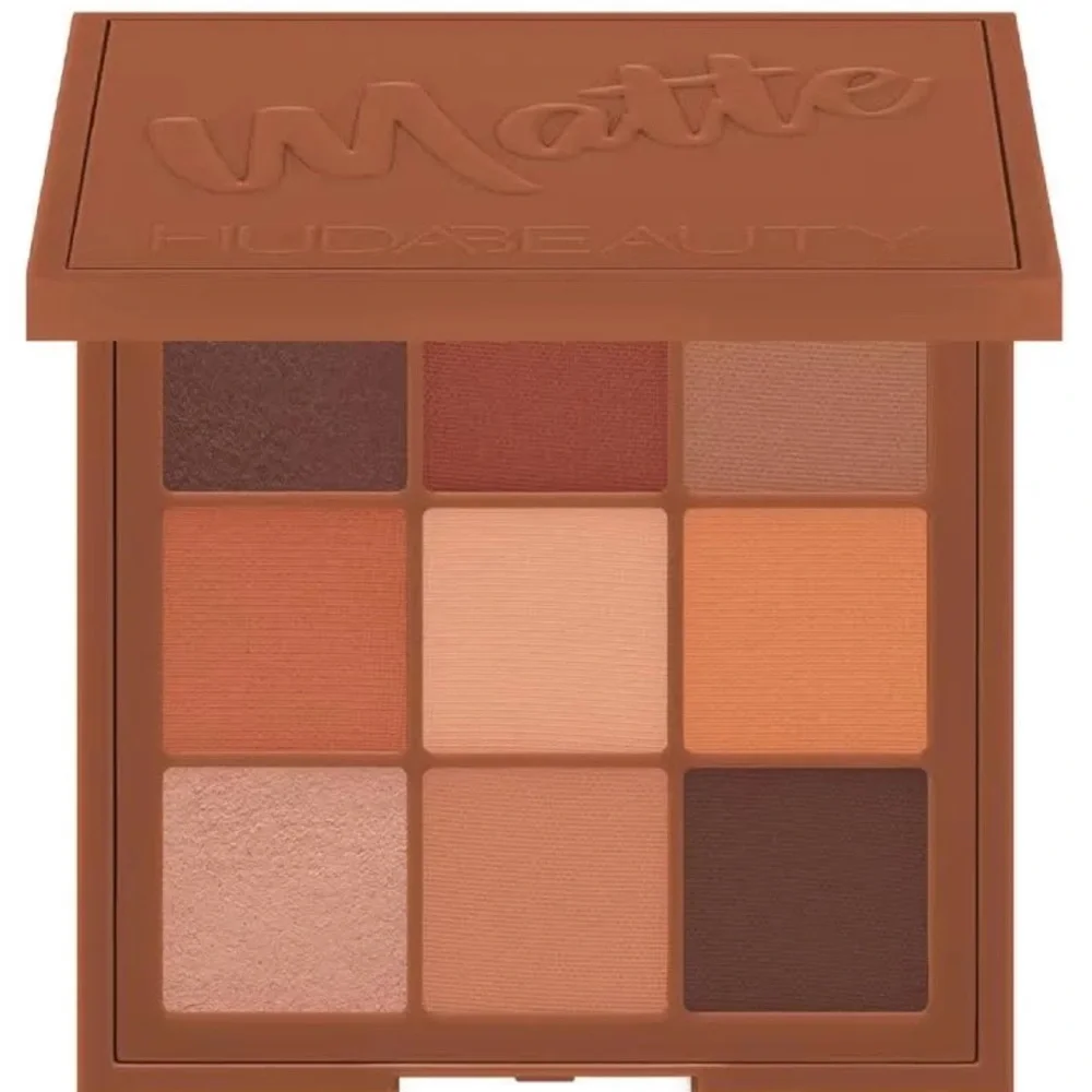 Huda Beauty Warm Matte Obsessions Eyeshadow Palette 9 stunning shades!